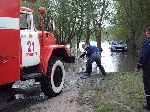 В реке Десна резко поднялась вода, заблокировав нескольких отдыхающих