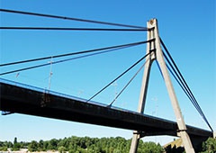 Движение по Московскому мосту частично ограничат - фото