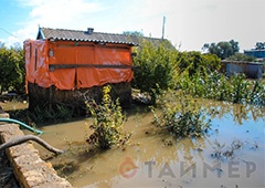 На Одещине все еще откачивают воду из подтопленных хозяйств - фото