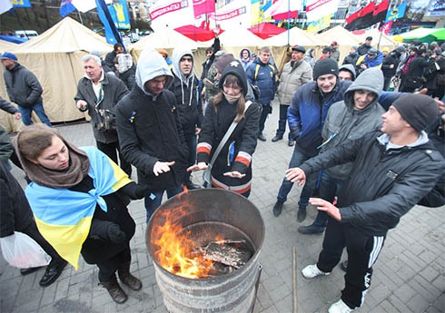 Два киевских Евромайдана объединились - фото