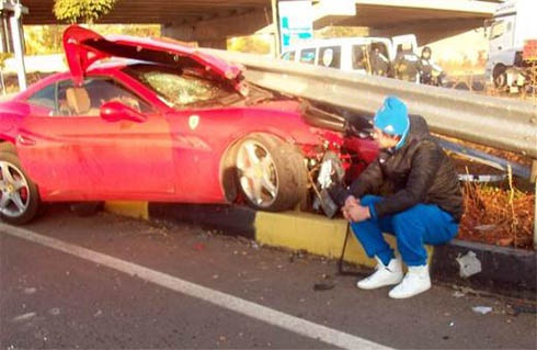 Милевский разбил свою Ferrari (фото) - фото