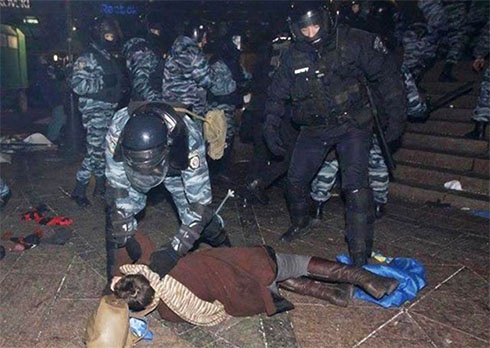 Азаров: на Евромайдане были только провокаторы, когда его разгоняла милиция - фото