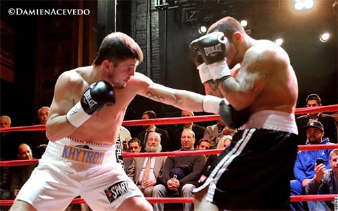 Евгений Хитров успешно стартовал на профессиональном ринге - нокаутировал соперника - фото