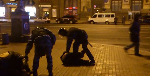 МВД: милиция превышено применяла силу в ответ - фото