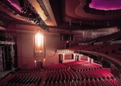 В Лондонском театре на зрителей упал потолок - почти 90 пострадавших - фото
