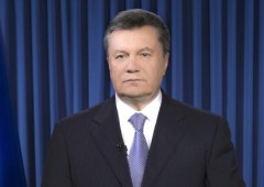 Янукович призывает к диалогу и уверяет, что не будет применять силу против мирных собраний - фото