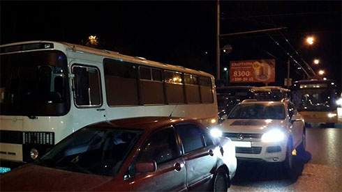 Автомайдан «поломался» вокруг «Беркута», который сегодня под судом избил людей - фото