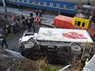 В Севастополе с моста упал грузовик, пострадала беременная женщина