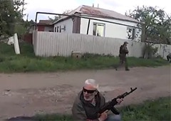 В Славянске террористы со страху стреляли друг в друга - фото