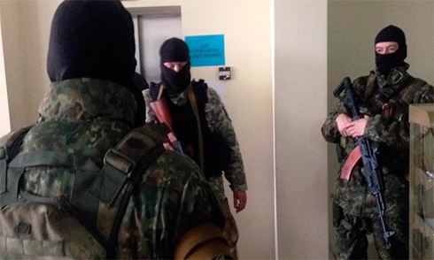 Неизвестные вооруженные люди похитили из больницы руководителя «Укрспирта», подозреваемого в растрате 172 миллионов. Дополнено - фото