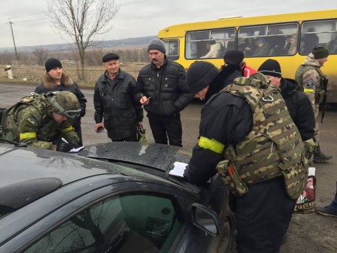 В поселке Гнутово задержано 15 человек по подозрению в сотрудничестве с террористами - фото