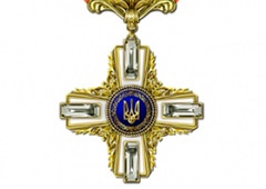 Порошенко наградил Немцова орденом Свободы - фото
