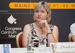 Наталья Жукова стала чемпионкой Европы по шахматам - фото