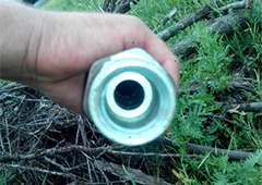 Пограничники нашли шланг-«нефтепровод» из России - фото