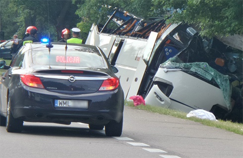 В Польше украинский автобус попал в аварию, есть погибшие - фото