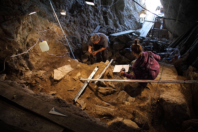 На Алтае обнаружены останки человека, жившего 50 тыс лет назад - фото