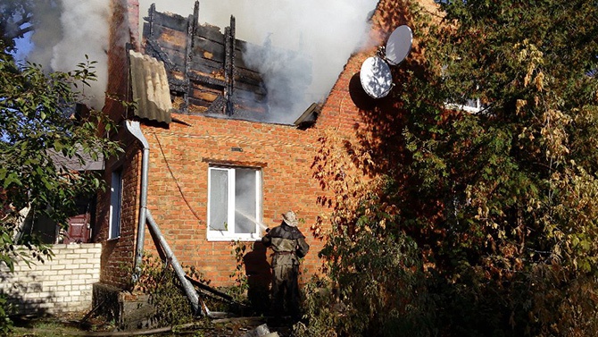 На Киевщине горело поселковое отделение милиции - фото
