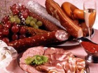 Рак могут вызвать сосиски и колбасы, утверждают в ВОЗ