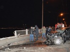 Автомобиль вылетел с моста в Днепропетровске, погибли два человека