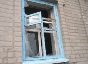 Боевики обстреляли дома мирных жителей Авдеевки - фото