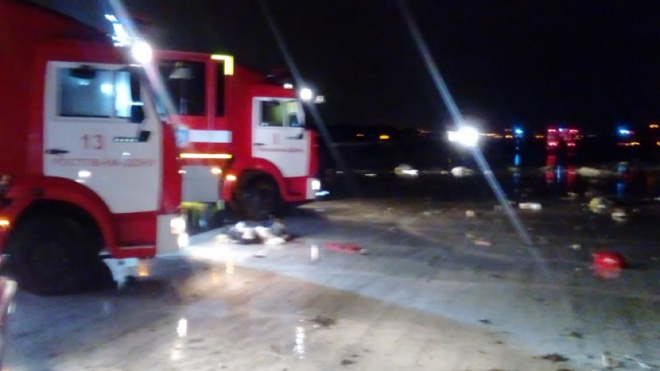 В Ростове-на-Дону разбился авиалайнер с 62 людьми на борту - фото
