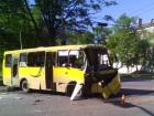 В Мариуполе автобус с бойцами АТО столкнулся с маршруткой [фото]