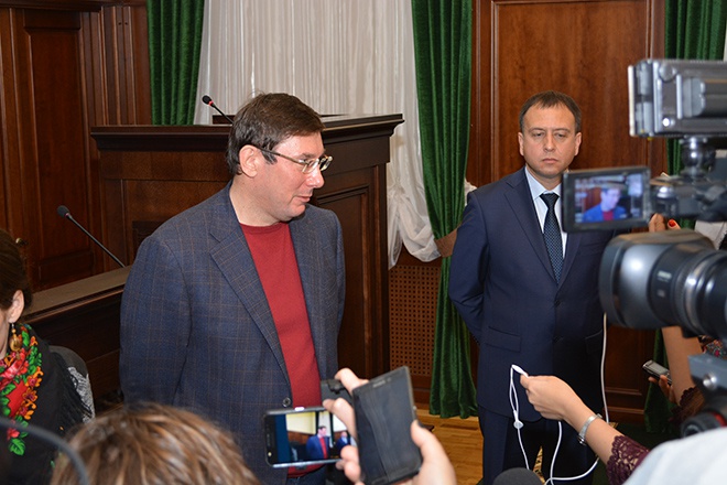 Луценко представил нового прокурора Полтавщины, землевладельца - фото