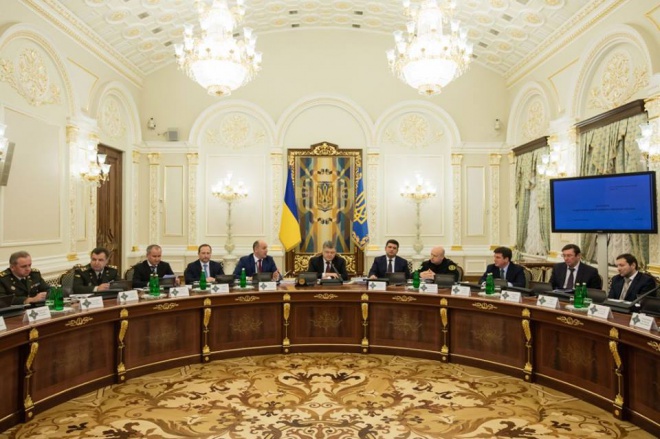 Украина ввела дополнительные санкции против РФ - фото