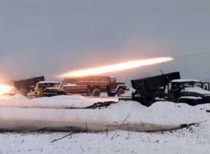 Боевики из тяжелого вооружения обстреляли позиции украинских войск у Красногоровки и Авдеевки - фото