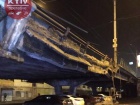 В Киеве обвалилась часть Шулявского моста
