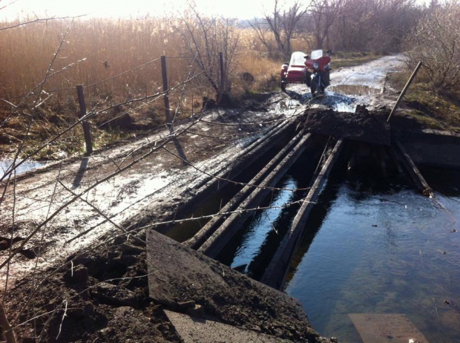 На Луганщине диверсанты взорвали мост - фото