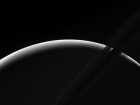 «Кассини» показал восход солнца на Сатурне