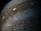 Юнона сфотографировала "жемчужное ожерелье" на Юпитере