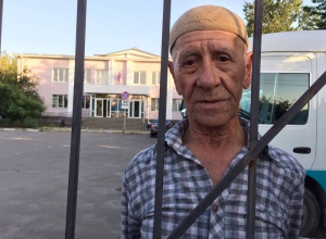 Схваченного за одиночный протест больного деда посадили на 10 суток - фото