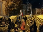 Под Радой установили несколько десятков палаток, со столкновениями