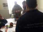 Полиция задержала подполковника ГСЧС на взятке: требовал от учебного заведения