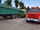 На Днепропетровщине автобус врезался в грузовик: 22 пострадавших