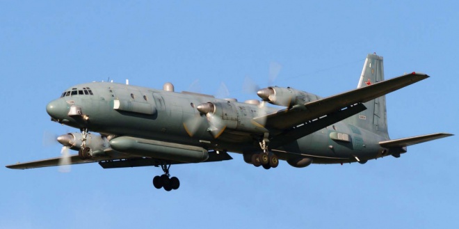 У Сирии сбили российский военный самолет - фото