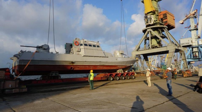 Украина до конца года создаст базу ВМС на Азовском море - фото