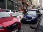 В Киеве автокран смял штук 15 авто