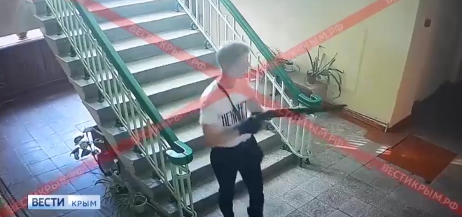 Видео теракта в Керченском колледже (18+) - фото