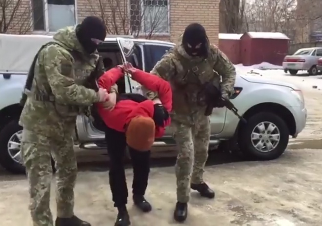 На Донетчине задержан бывший член «молодой гвардии ДНР» - фото