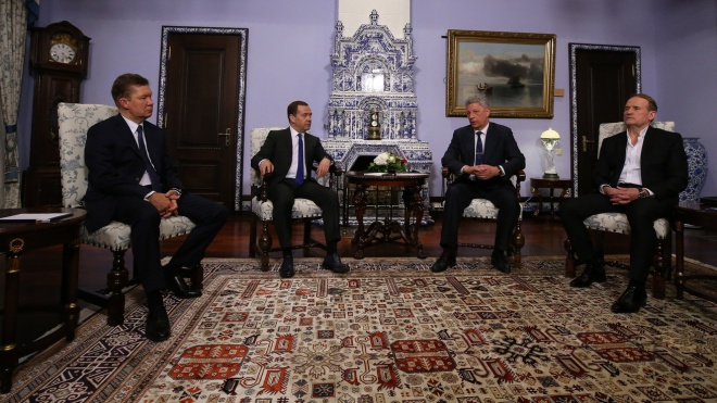 Бойко с Медведчуком приехали к премьеру страны-агрессора поговорить об экономическом сотрудничестве - фото