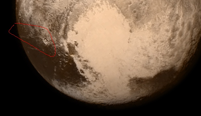 На Плутоне обнаружен аммиак, что может свидетельствовать о жидкой воде под его поверхностью - фото