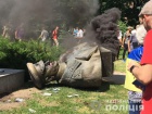 В Харькове снесли памятник Жукову, из-за столкновений полиция открыла дела