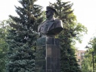 В Харькове снова установили памятник Жукову