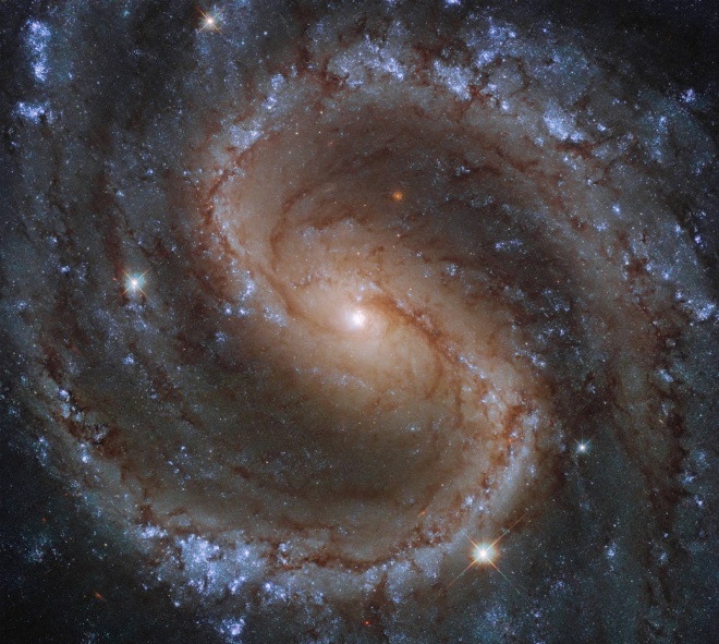 Хаббл сделал портрет "Утерянной галактики" - фото