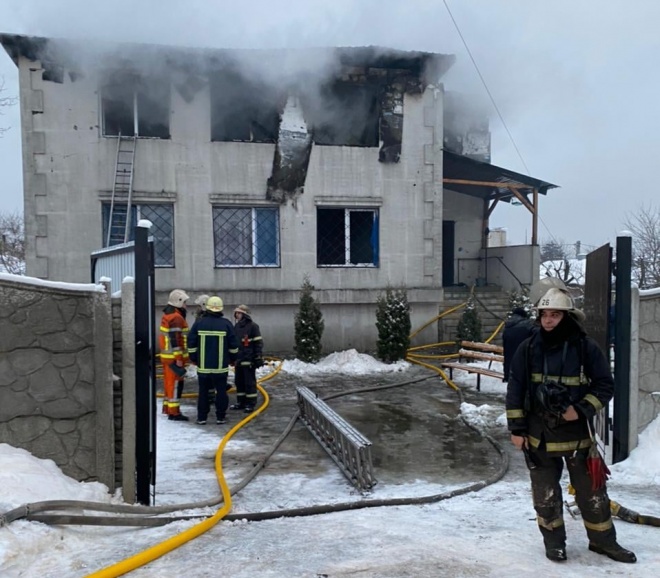 В Харькове в пожаре в доме престарелых погибли 15 человек - фото