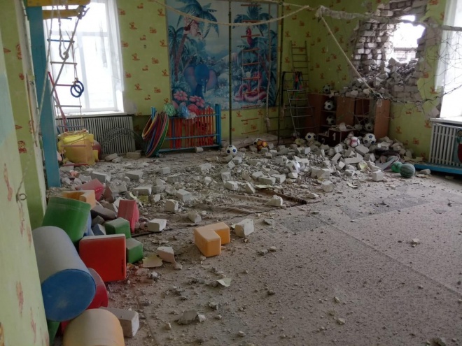 Российские оккупанты обстреляли детский сад - фото