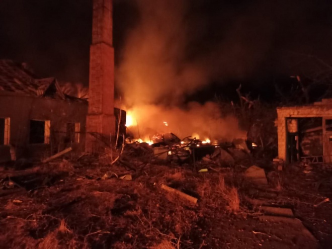 Рашисты нанесли ракетный удар по поселку на Житомирщине - фото